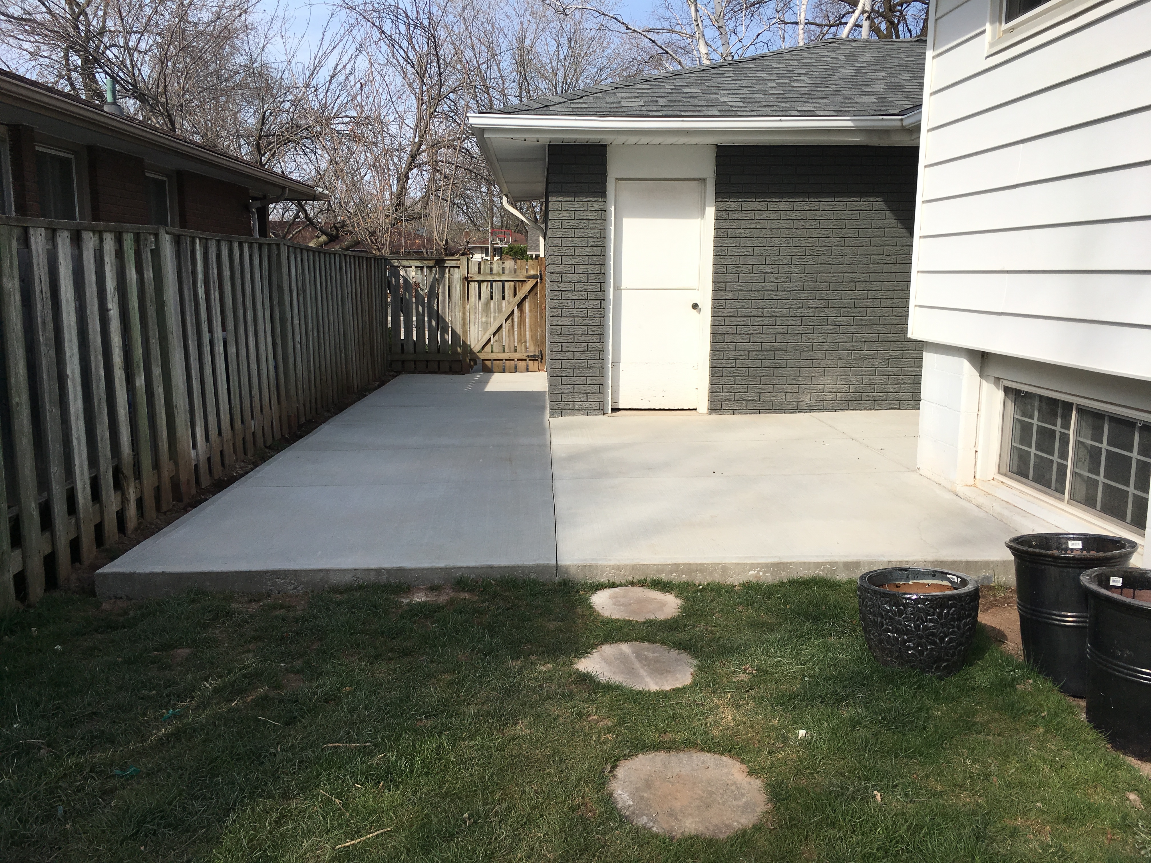 ONE ROOM CHALLENGE – WEEK 5 – CONCRETE PATIO MAKEOVER